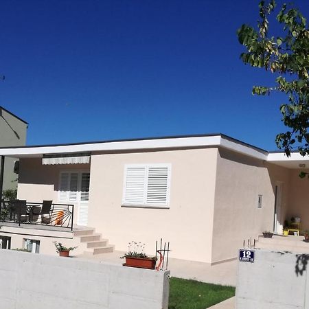 شقة Apartman Anni بوريتش المظهر الخارجي الصورة