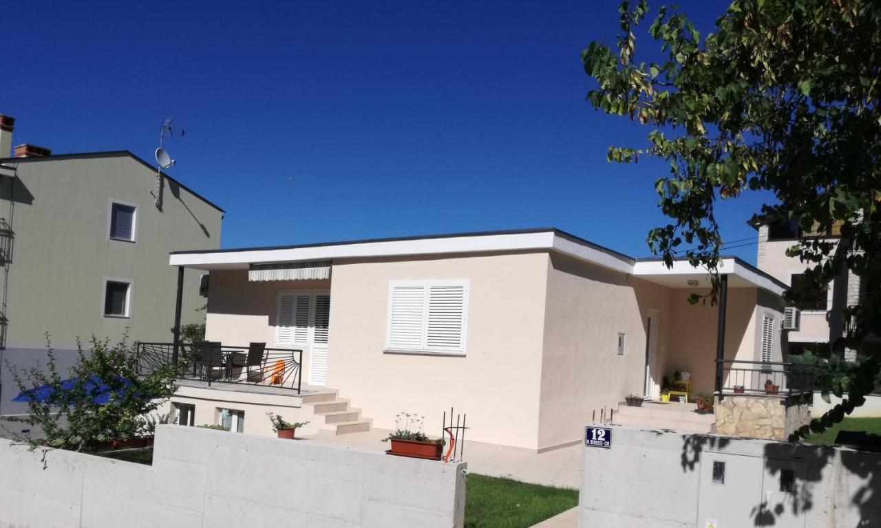 شقة Apartman Anni بوريتش المظهر الخارجي الصورة